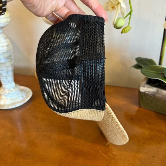 University of Hawaii Raffia Woven Trucker Hat – Rare Natural Fiber Cap - Picture 3 of 5